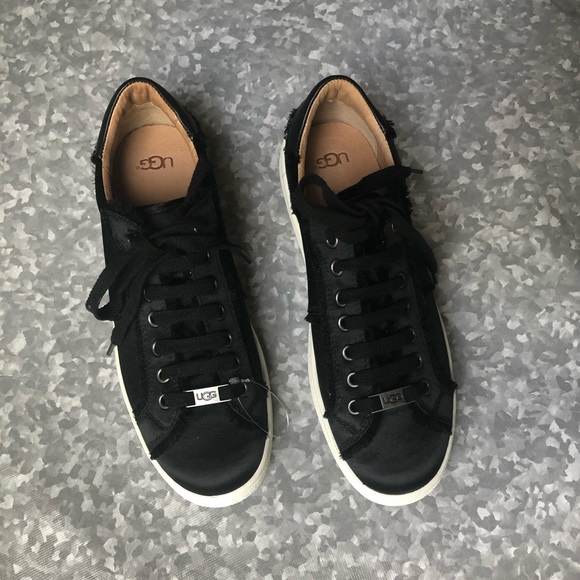 NWOT UGG Black Milo Spill Seam Sneaker - 10 - Picture 2 of 6